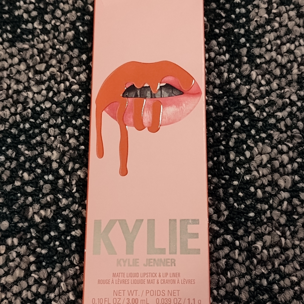 NWT KYLIE JENNER LIPSTICK AND LIP LINER SET - Picture 5 of 9